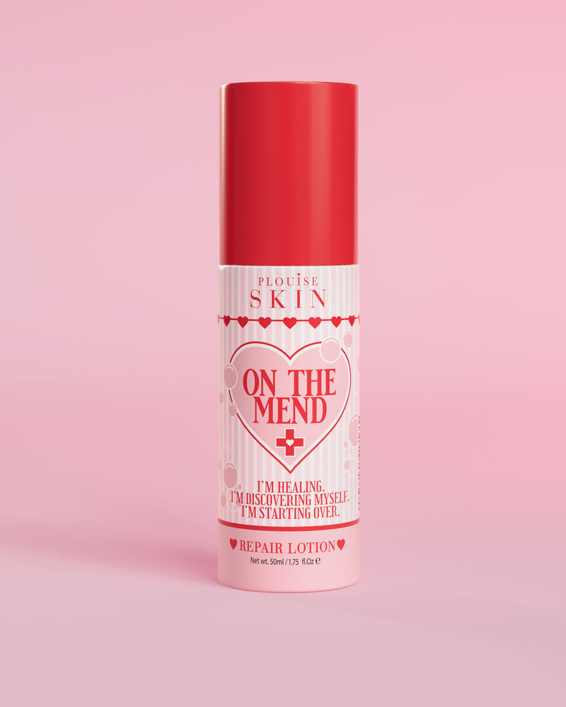 Rosa og rød flaske P.Louise On The Mend Skin Barrier Repair Lotion
