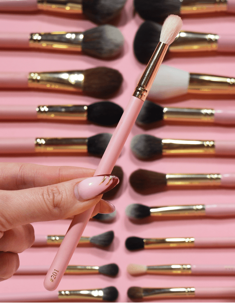 #201 Medium Fluffy Crease Brush
