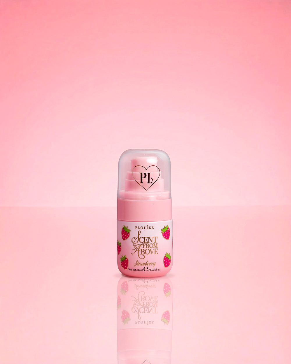 P.Louise Mini Strawberry Hair & Body Mist Άρωμα από ψηλά σε ροζ φόντο