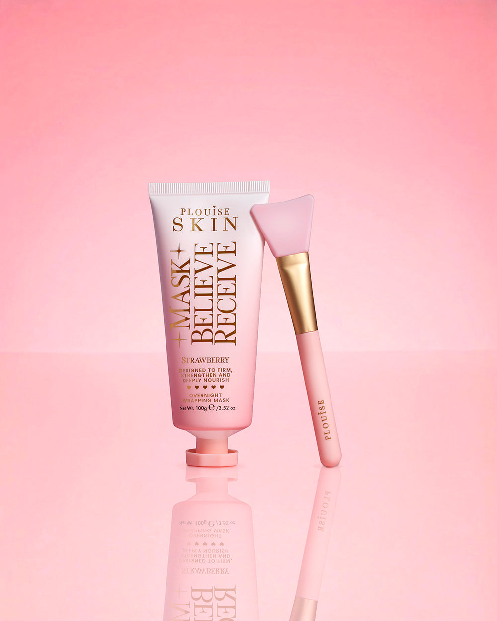 P.Louise Strawberry Overnight Wrapping Mask Mask Believe Receive σε ροζ φόντο