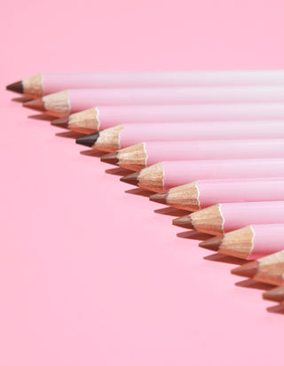 En bild av P.Louise Ultimate Definition Sharpenable Lip Liners i en lutande rad som visar linerspetsarna