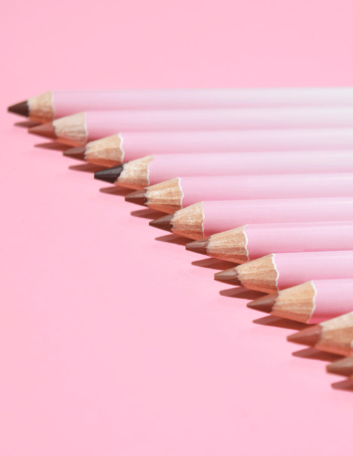 Slika P.Louise Ultimate Definition Sharpenable Lip Liners u nagnutom redu koji prikazuje vrhove olovke za usne