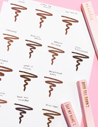 Ein Bild eines Blattes Papier mit Kritzeleien, auf denen jede Farbe und jeder Name des P.Louise Ultimate Definition Sharpenable Lip Liner zu sehen ist