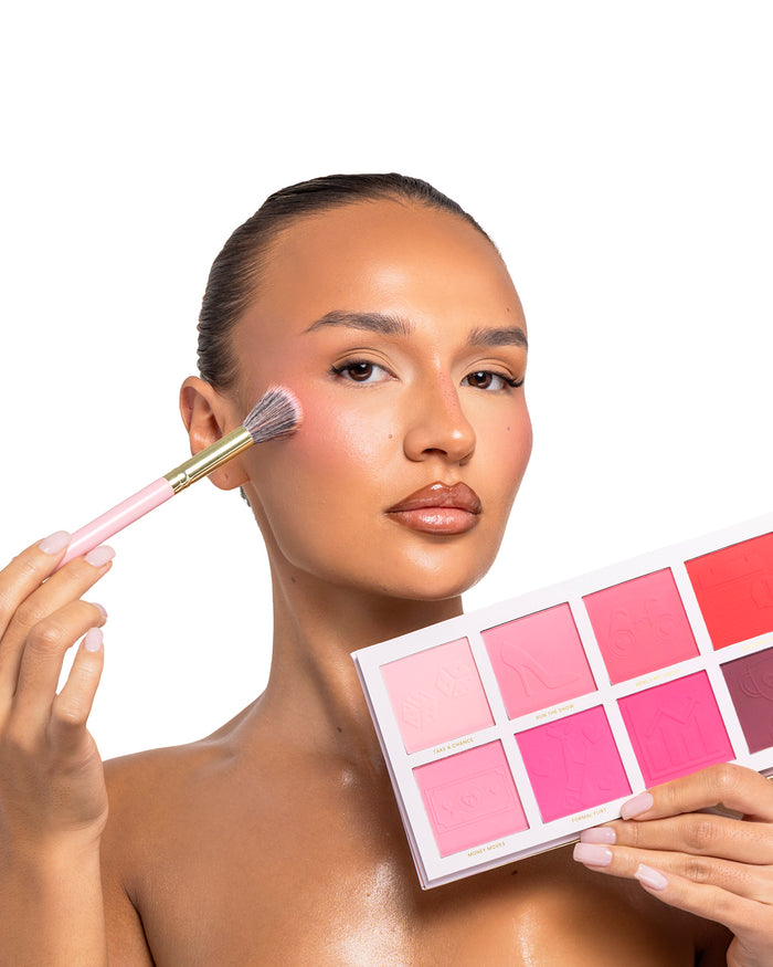 Tilbake til Business Built Different Blush Palette